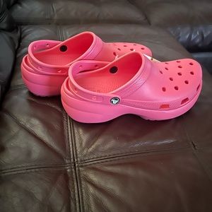 CROCS WOMENS CLASSIC CRUSH CLOG - PINK PLATFORM